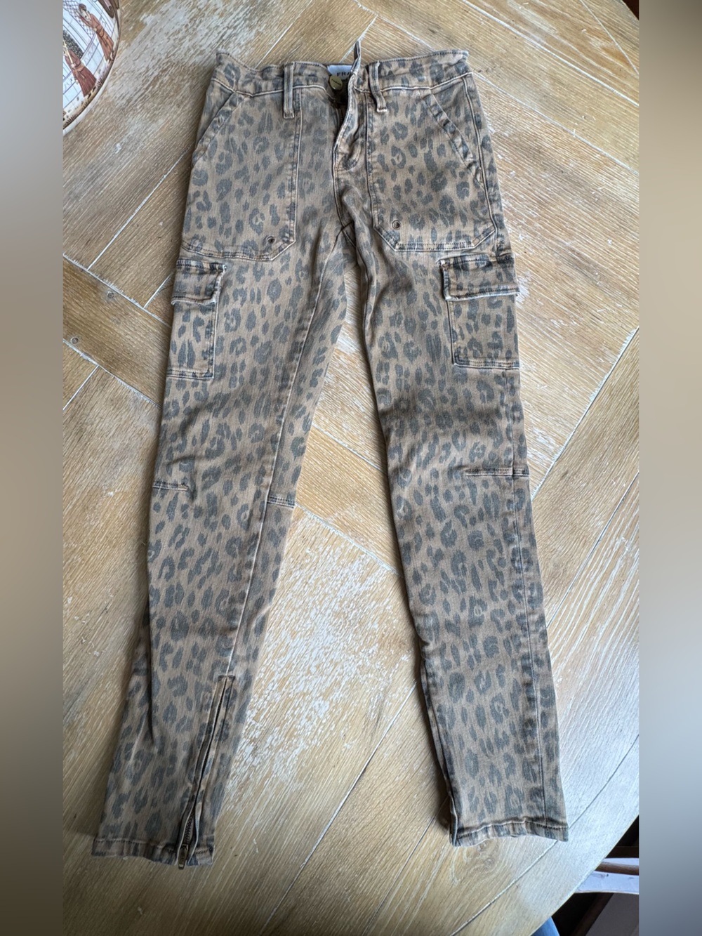 Frame Denim Leopard-Print Skinny Cargo Jeans - Brown - Picture 2 of 7